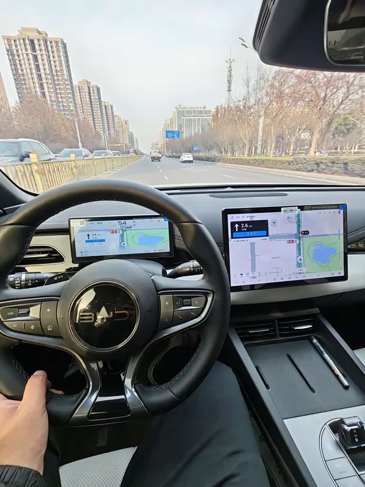 2026年买燃油车还是新能源车？这5类人适合买燃油车